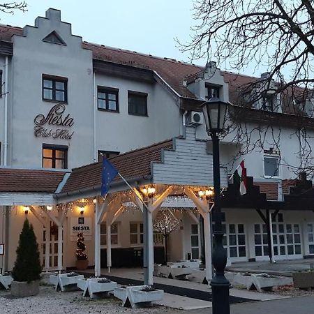 Siesta Club Apartman Harkány Esterno foto