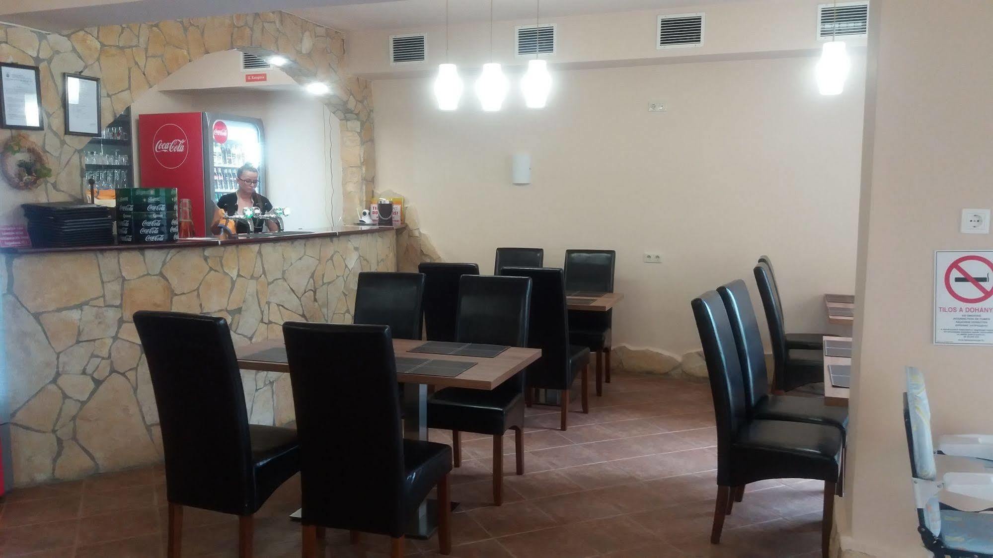 Siesta Club Apartman Harkány Esterno foto