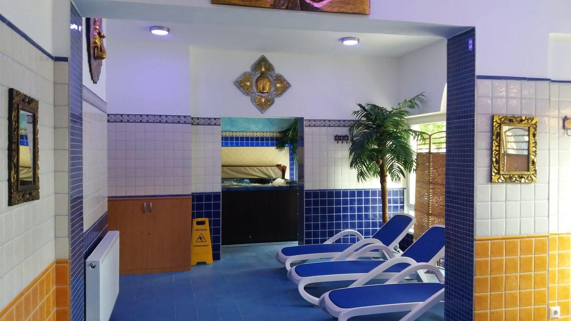 Siesta Club Apartman Harkány Esterno foto
