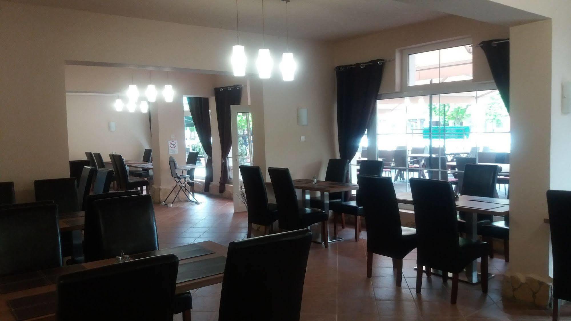 Siesta Club Apartman Harkány Esterno foto