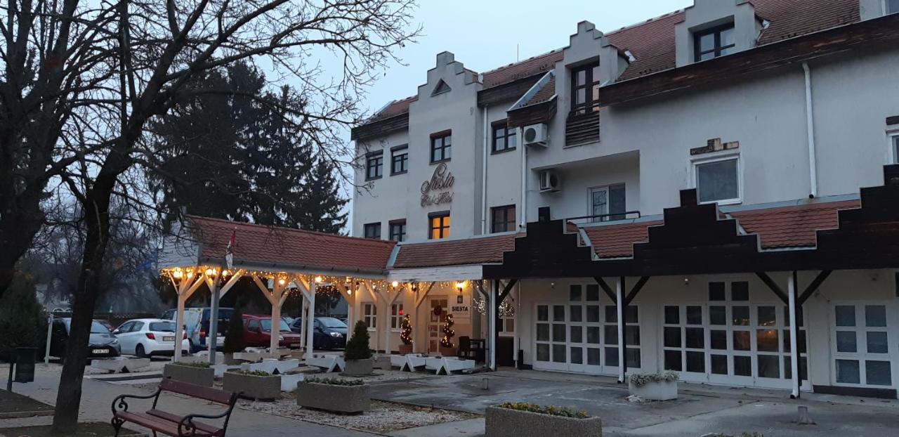 Siesta Club Apartman Harkány Esterno foto